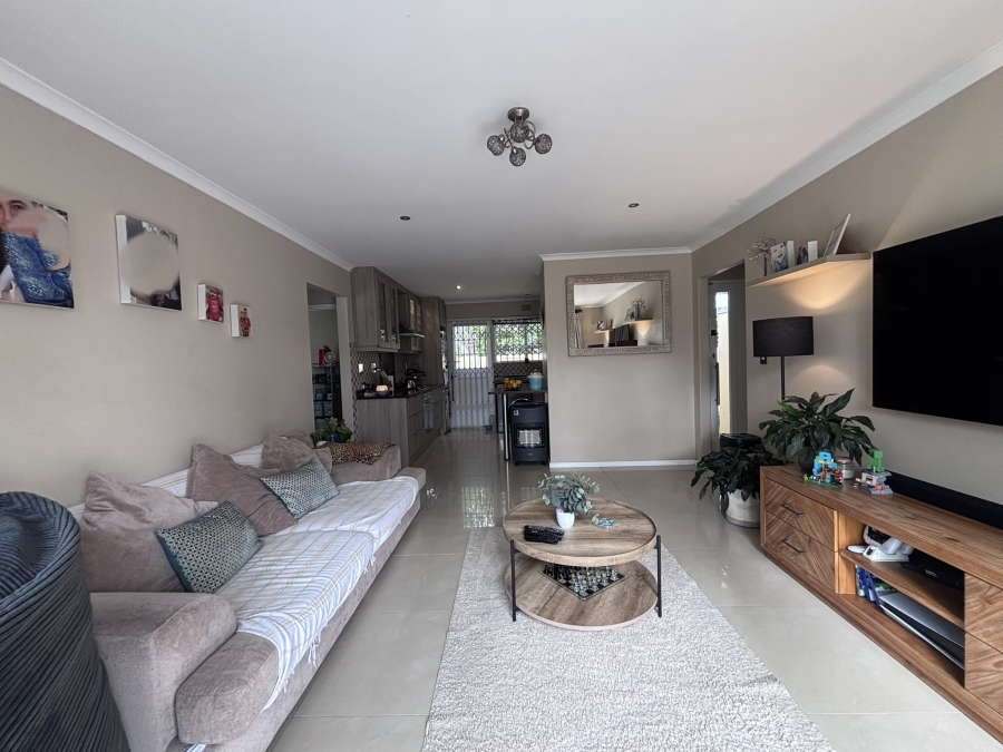 To Let 3 Bedroom Property for Rent in Sunningdale Western Cape